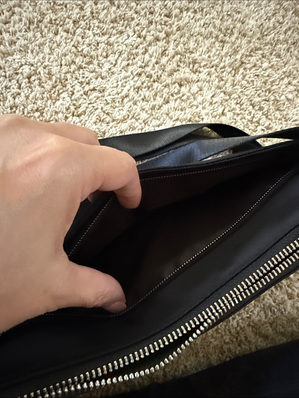 NWT Lululemon City Essentials Small Shoulder bag - Picture 5 of 6